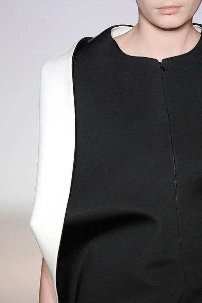 Look 80